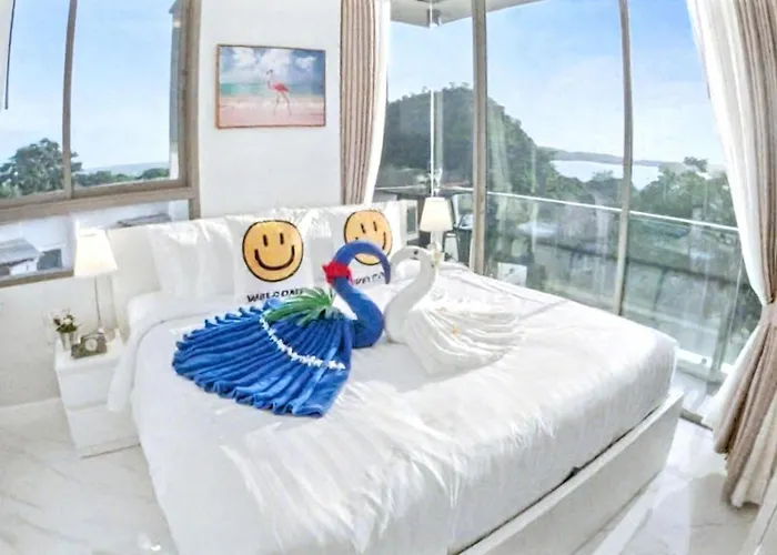 Rocco 513 - Corner 1 Bedroom Serviced Apartment With Seaview